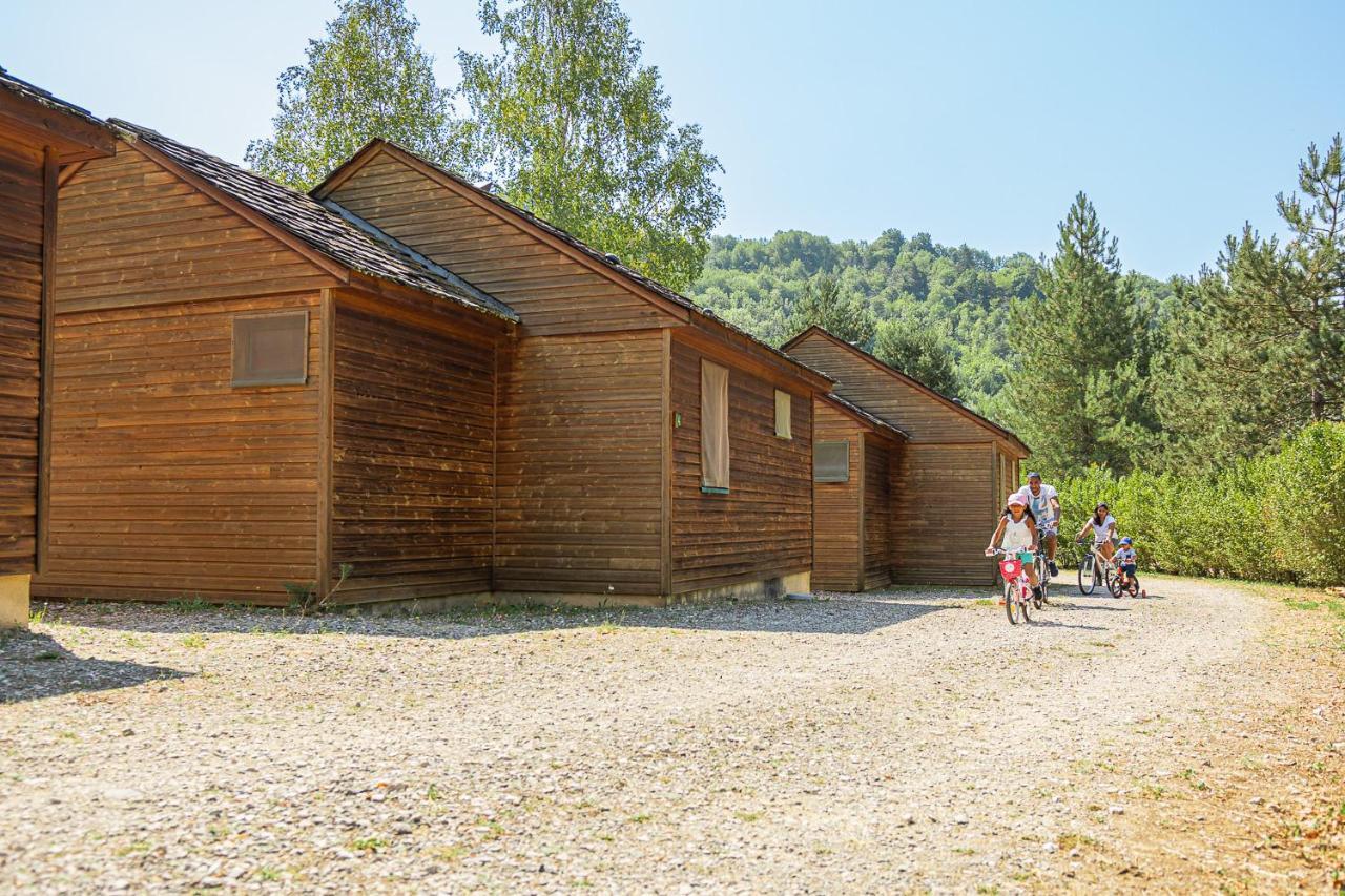 Les Chalets De Booz Saint-Germain-du-Teil Exterior photo
